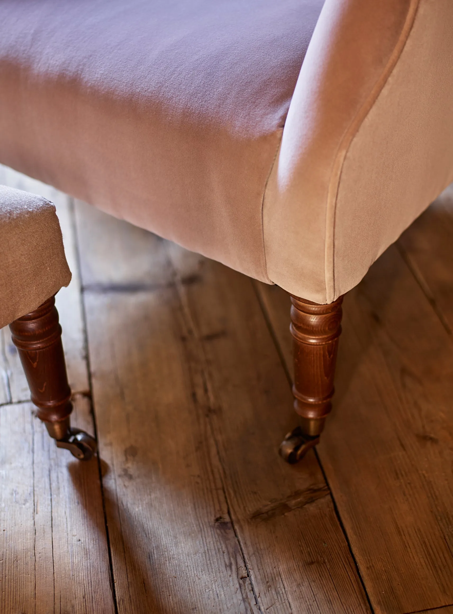 Bromley Wingback Chair, Clover Velvet (Black Legs)