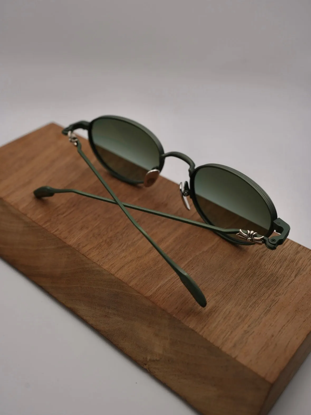 CHROME HEARTS CLITORIAL OLIVE SUNGLASSES