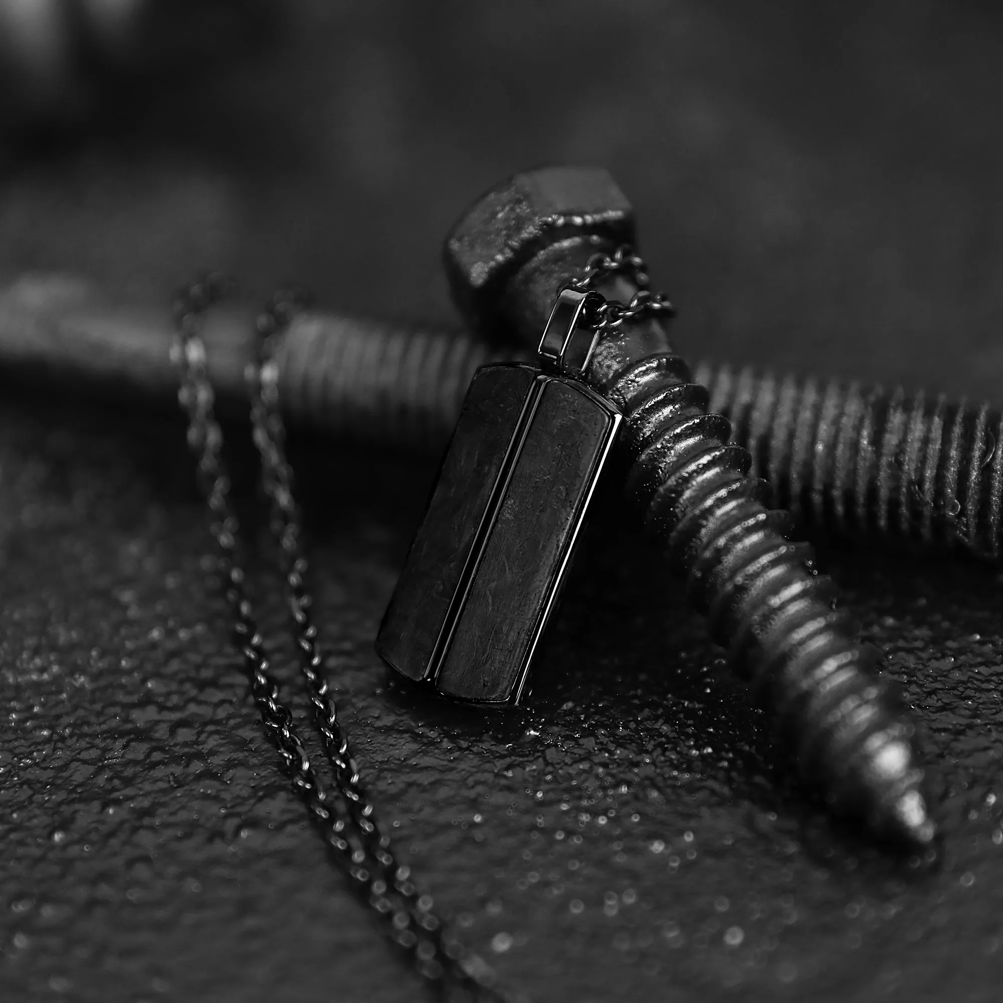 Sleek Carbon Fiber Tag Necklace - Black