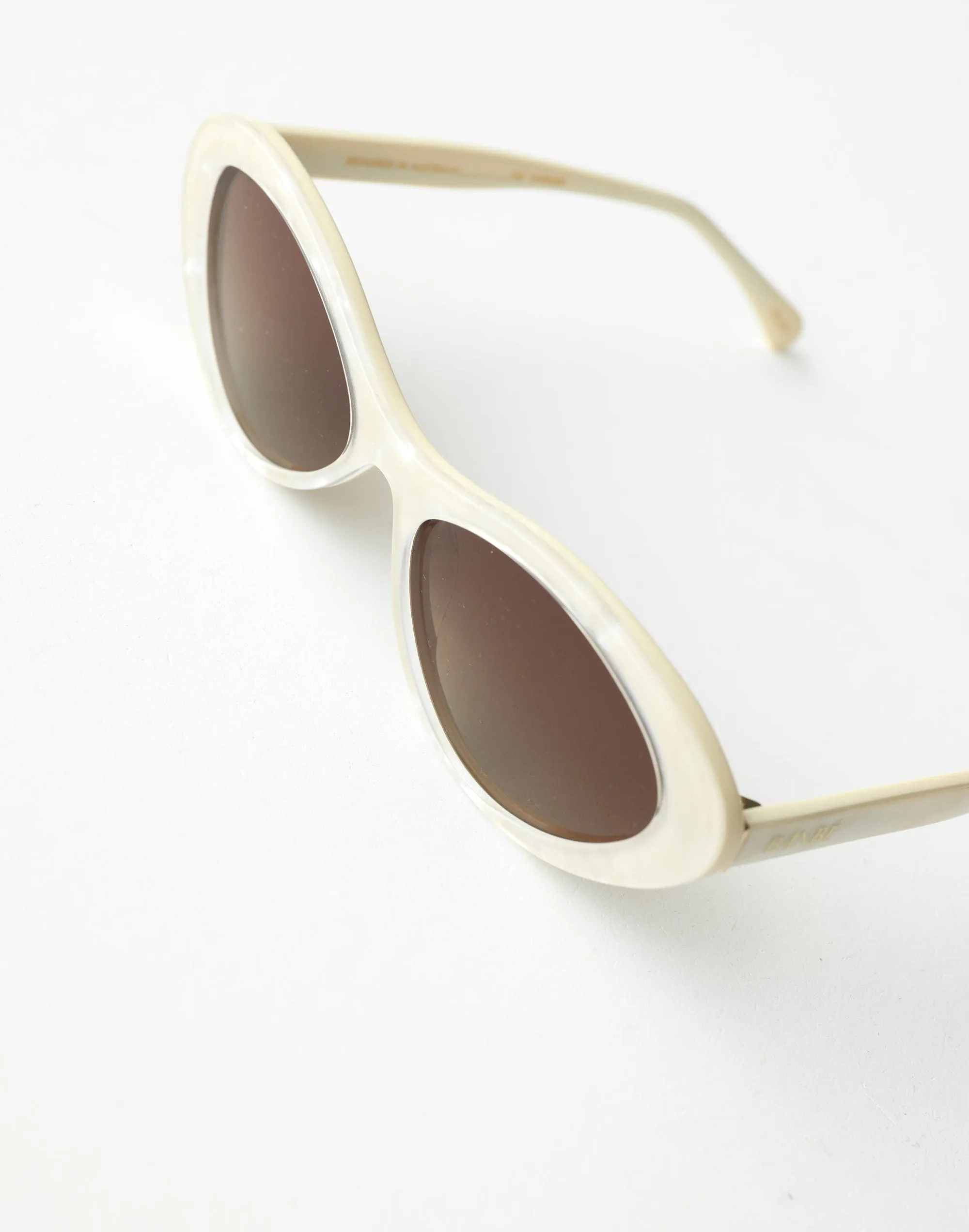 The Ferragni Sunglasses (Cream Tort Honey Fade) - By Banbé